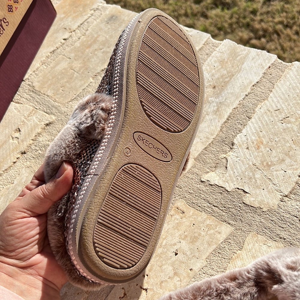 NEW Skechers Women’s Cozy Campfire Dream Glam Slippers Rose Gold, Size 1… - Picture 8 of 12
